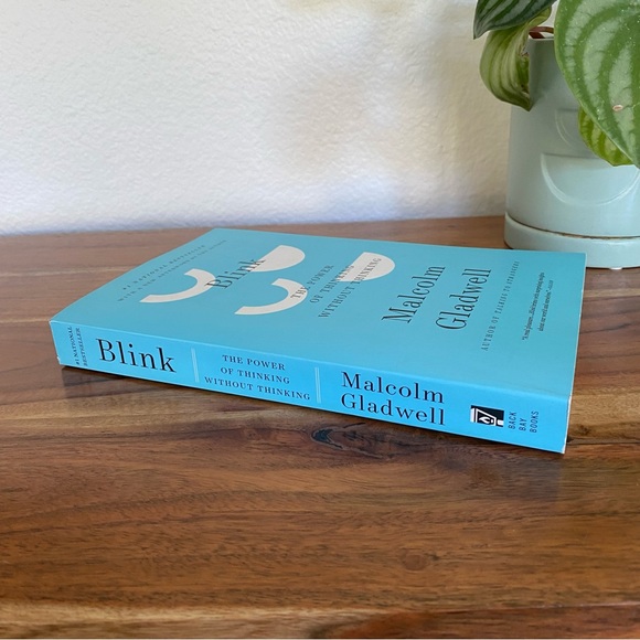 Blink by Malcom Gladwell, Paperback - Picture 4 of 7
